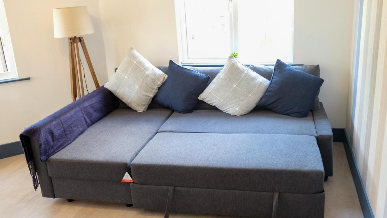 Intimate Entire Flat 9-Min Walk To Boscombe Beach Bournemouth Exteriör bild