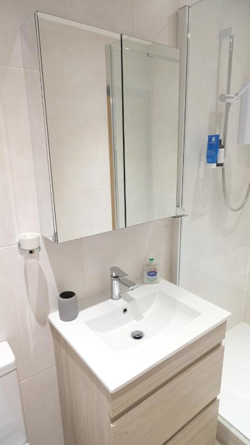 Intimate Entire Flat 9-Min Walk To Boscombe Beach Bournemouth Exteriör bild