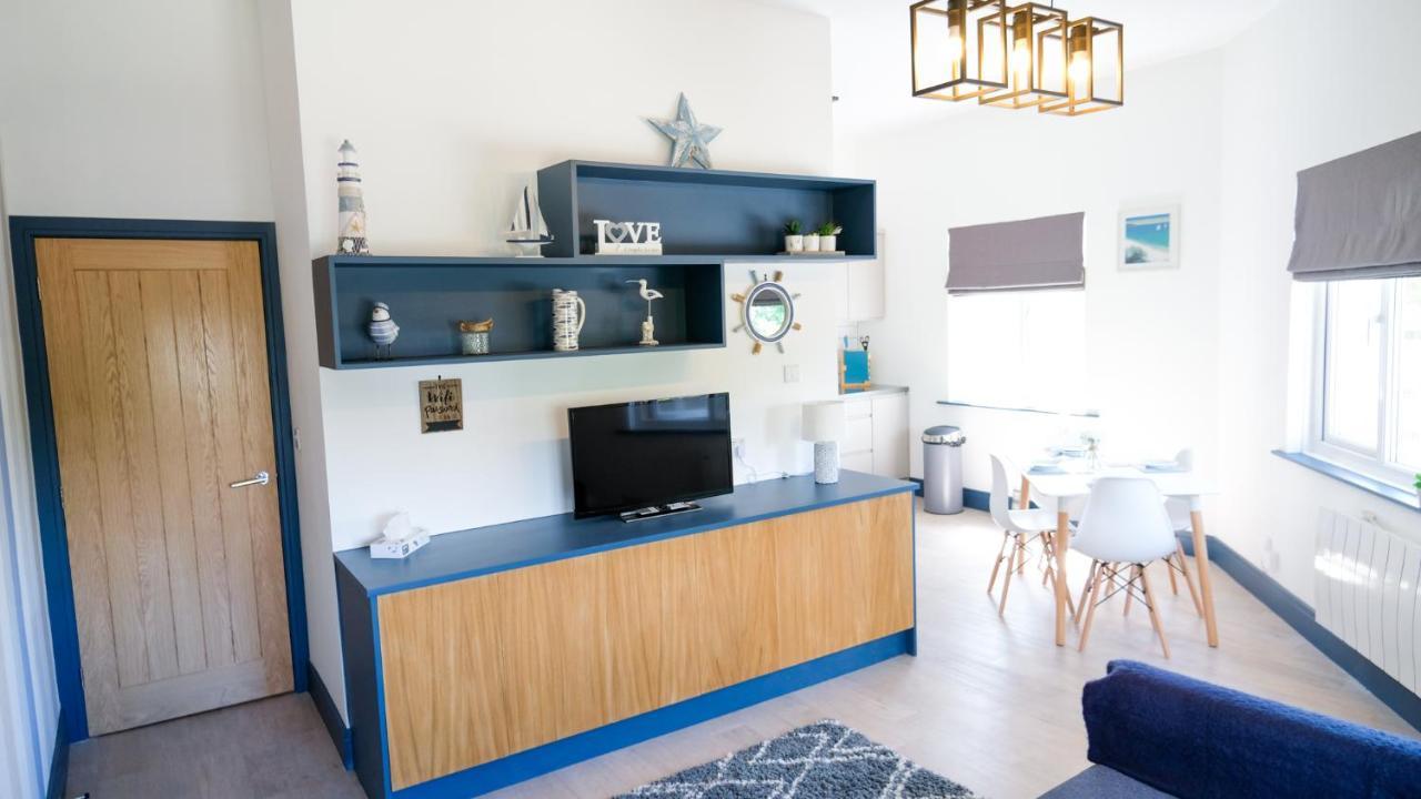 Intimate Entire Flat 9-Min Walk To Boscombe Beach Bournemouth Exteriör bild