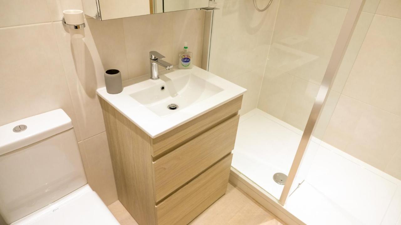Intimate Entire Flat 9-Min Walk To Boscombe Beach Bournemouth Exteriör bild