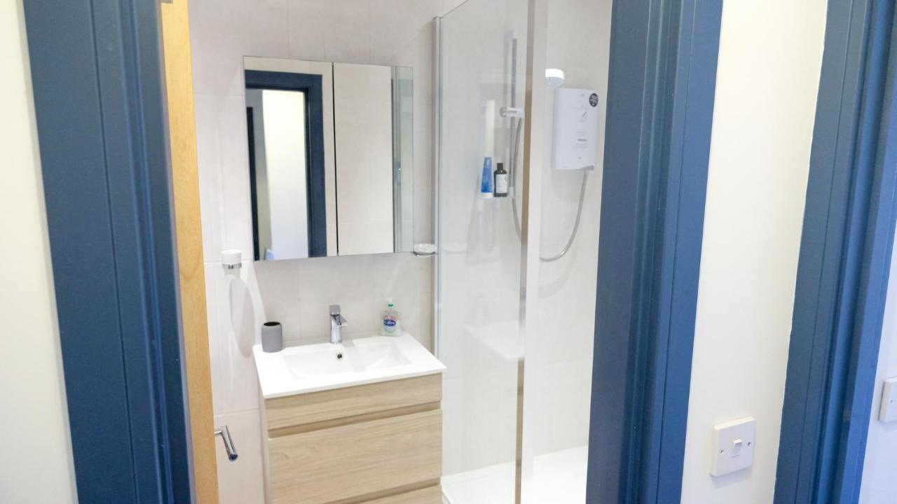 Intimate Entire Flat 9-Min Walk To Boscombe Beach Bournemouth Exteriör bild
